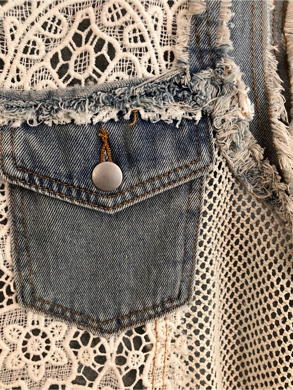 POL Denim & Lace Sleeveless Vest - Light Blue & White NWOT - Picture 4 of 7